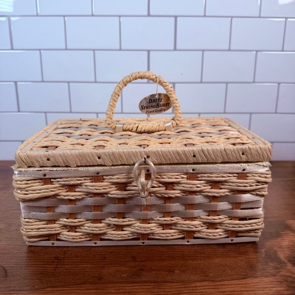 Vintage 1970s Dritz Woven Sewing Basket With Original Tag